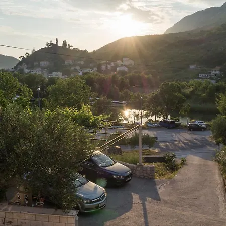 Sunset Free Parking & Wifi Apartment *